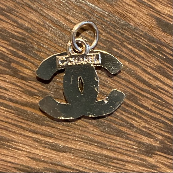 CHANEL Swarovski Charm Zipper Pull with 18k Gold Necklace - Picture 5 of 8